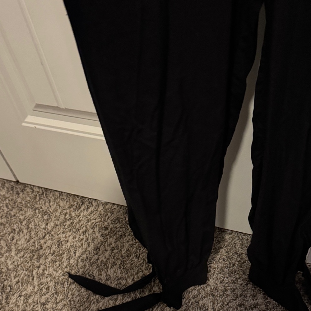 NWOT  Harem Black Jumpsuit with pockets - Picture 3 of 3